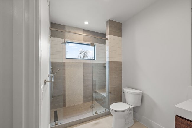 Building Photo - 601 S 9th St