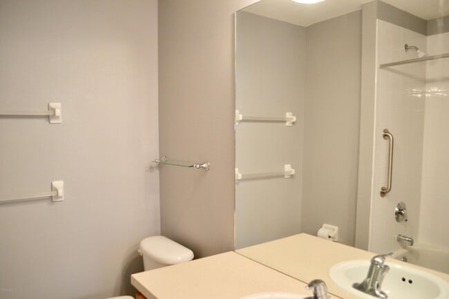 Building Photo - 1372 Hampton Park Ln