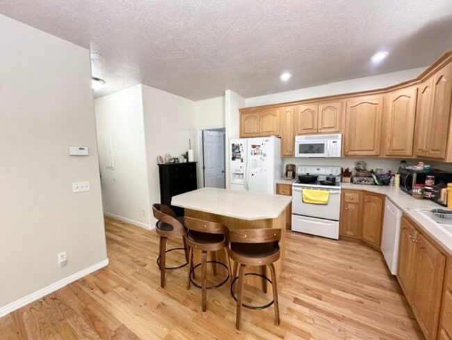 Building Photo - 1563 W Turtle Dove Ln