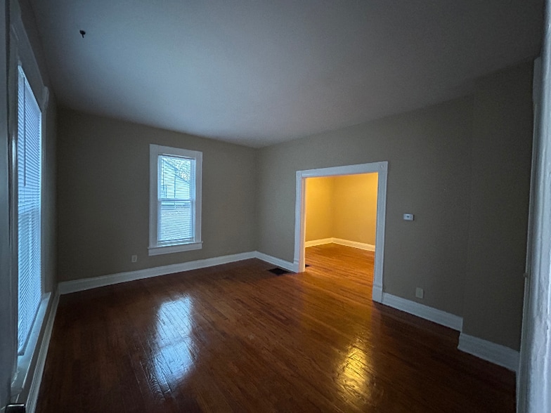 Building Photo - 1108 E Main St