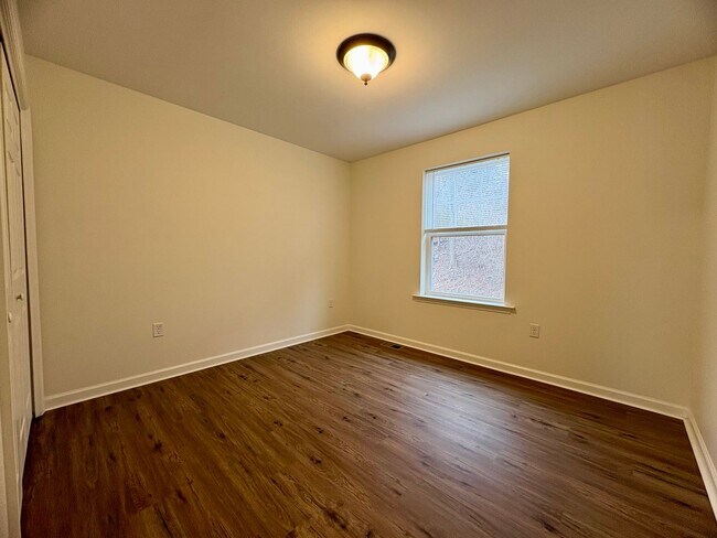 Building Photo - 3 Bedroom 2.5 Bathroom Townhome in Mechanicsburg!