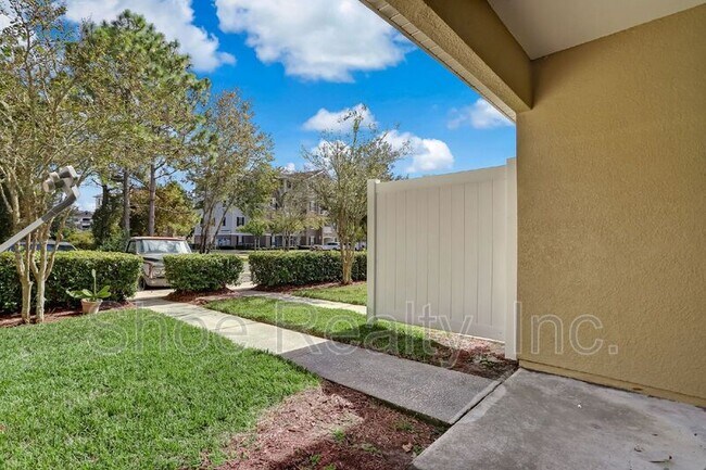 Building Photo - 4220 Plantation Oaks Blvd