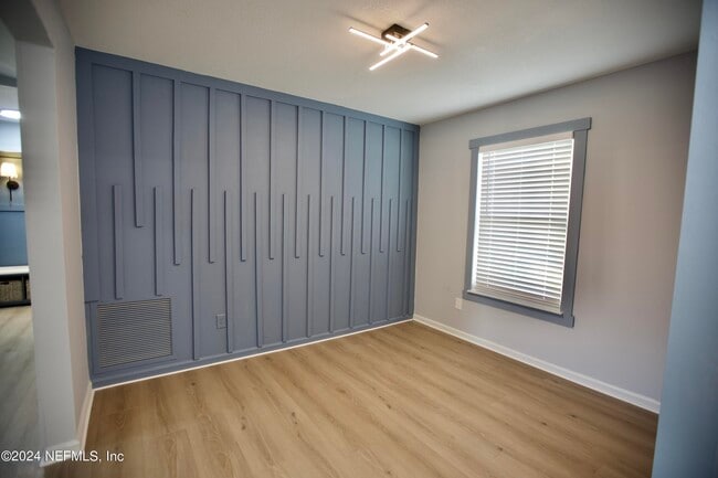 Building Photo - 3542 Sheldrake Dr