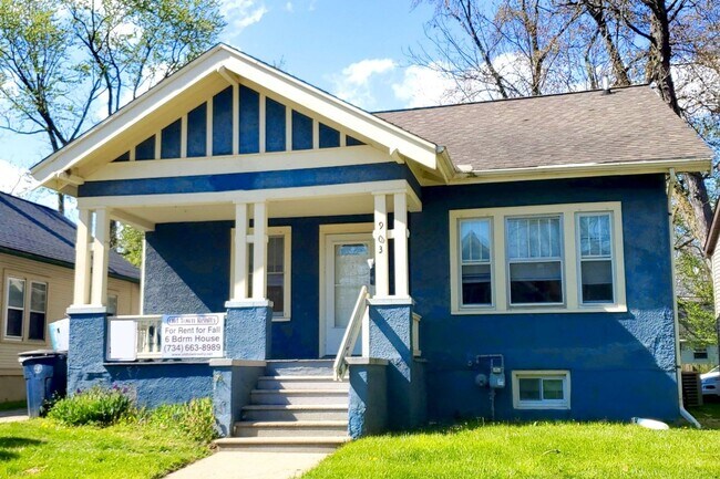 Primary Photo - 903 Dewey Ave