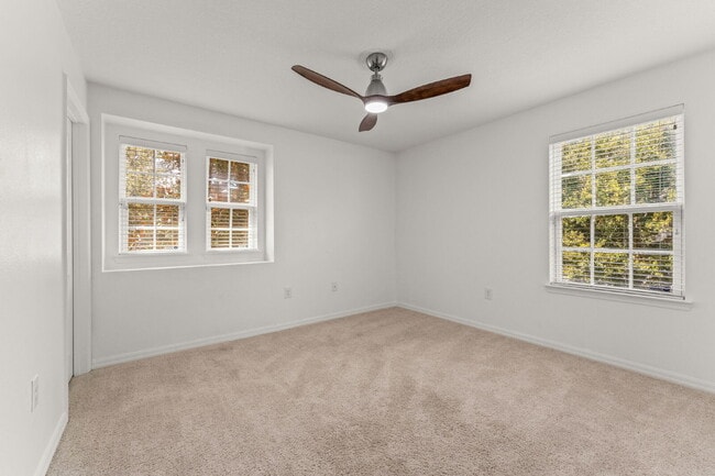 Building Photo - Spacious 3-Bed, 2.5 Bath End Unit Townhome...