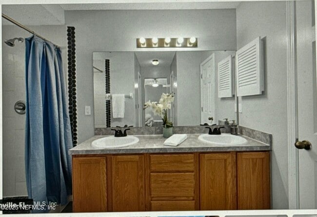 Building Photo - 3317 Cancun Dr E