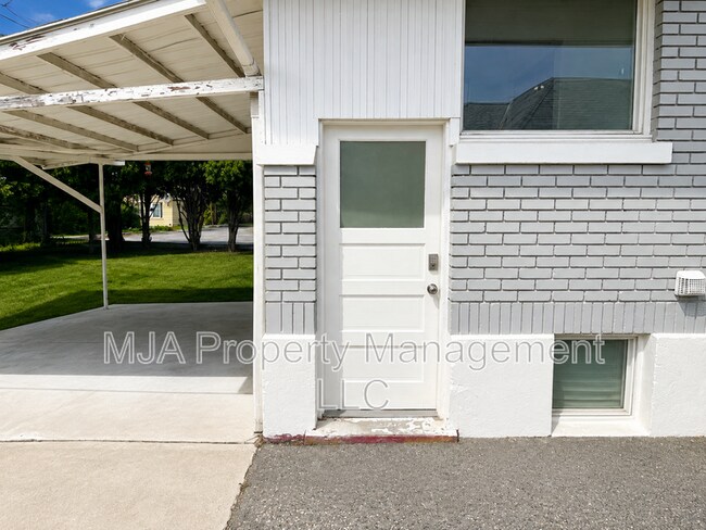 Building Photo - 144 S 500 W