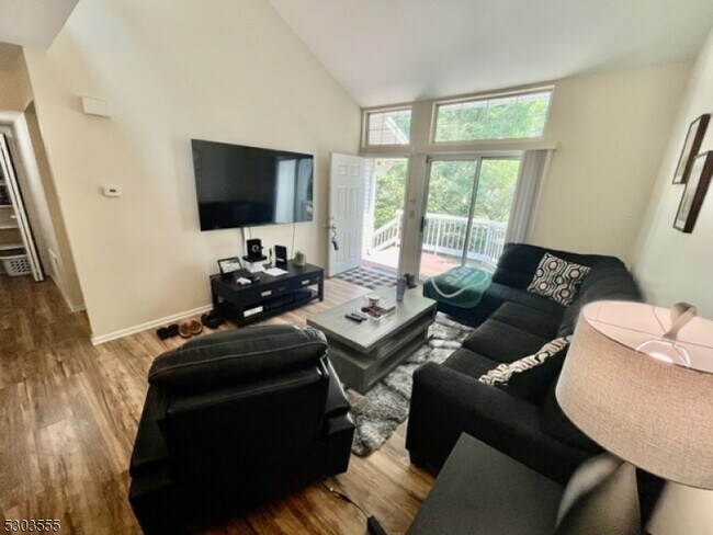 Building Photo - 30 Sage Ct