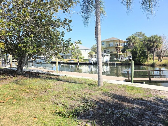 Building Photo - Charming Waterfront Bungalow