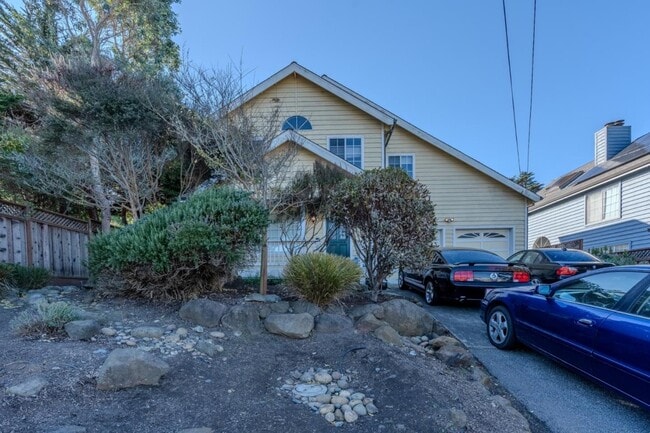 Building Photo - 350 6th St