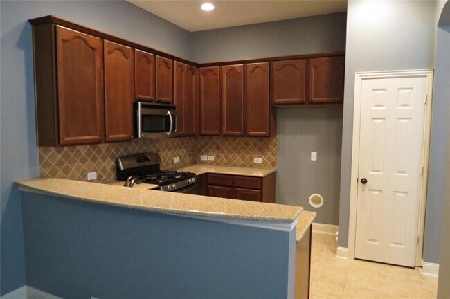 Building Photo - 756 S Greenville Ave