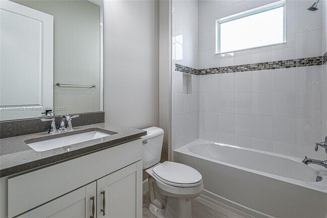 Building Photo - 15431 Goldfinch Cir
