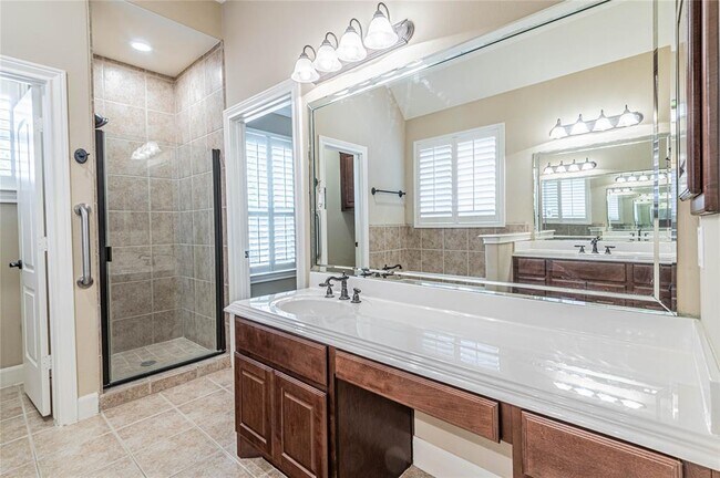 Building Photo - 5114 E Jerad Dr