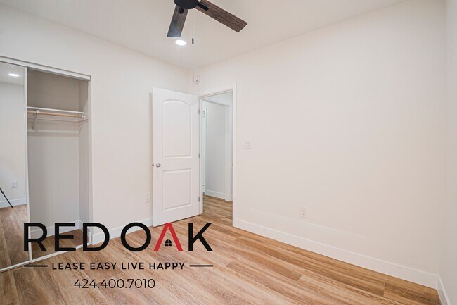 Building Photo - 1611 Oak St