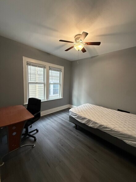 Building Photo - 1322 Madison St