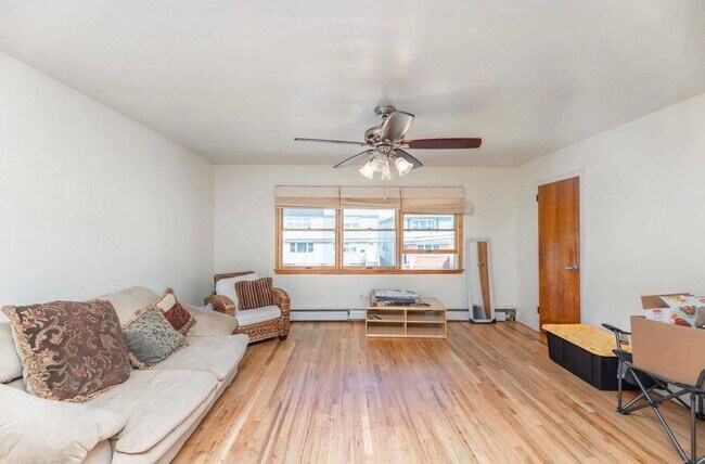 Building Photo - 108 Evergreen St