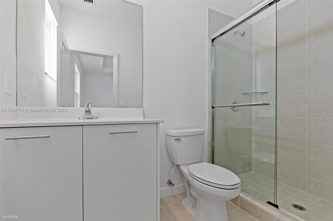 Building Photo - 3 br, 2.5 bath Townhome - 12725 NW 24th Ave