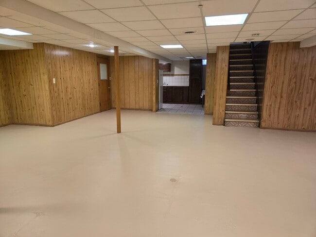 Building Photo - 2952 Sylvan Dr