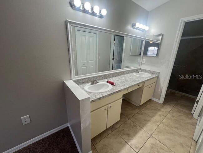Building Photo - 30936 Burleigh Dr