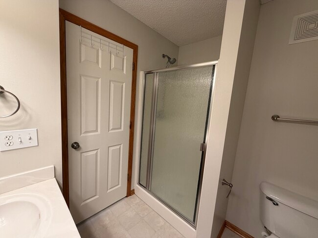 Building Photo - 17343 River Birch Ln S E