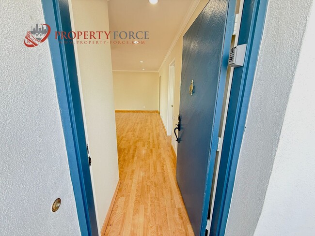 Building Photo - 870 Balboa Ln
