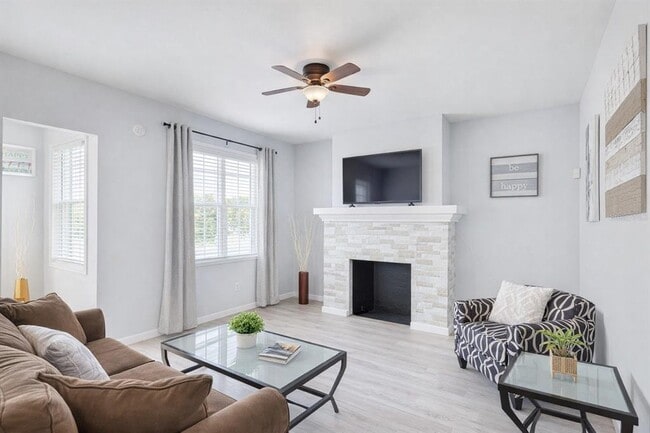 Building Photo - 501 S Magnolia Ave