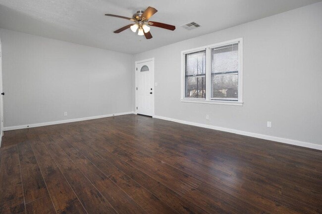 Building Photo - 5940 NW 58th Terrace