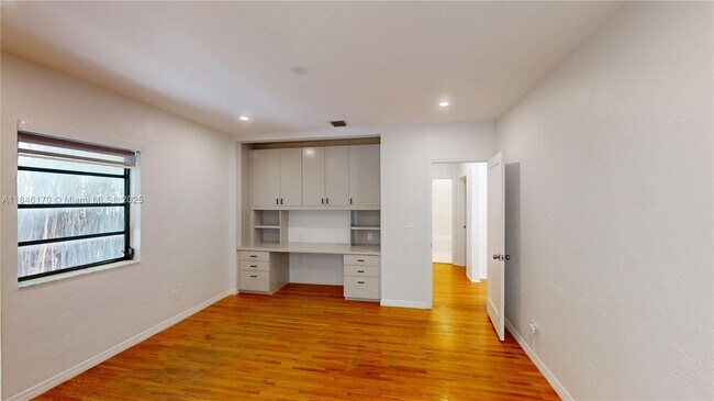 Building Photo - 2490 Trapp Ave