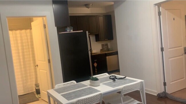 Interior Photo - 1536 N. Carlisle