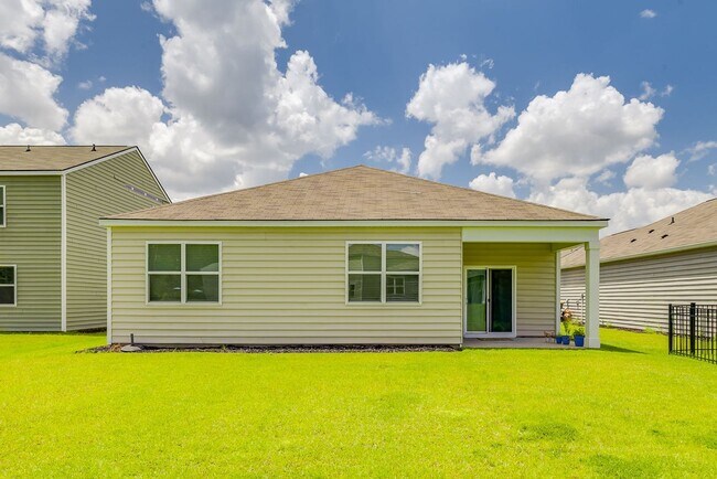 Building Photo - Stylish home in Highly Desirable Drayton P...