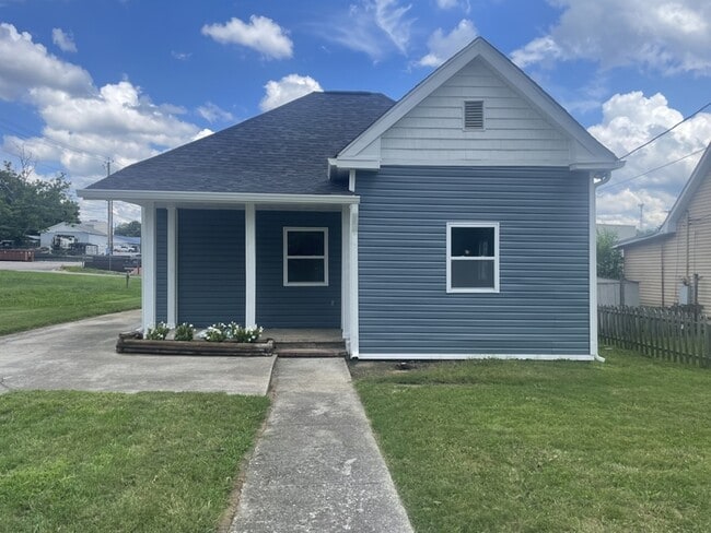 Building Photo - 1616 8th Ave