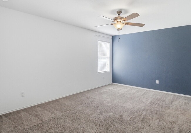Building Photo - "Charming 4-Bedroom Haven in Saint Hedwig with 2 Full Baths and 1668 Sq Ft of Comfort!"