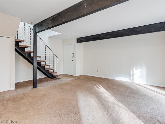 Building Photo - 2550 Chamberlain Rd