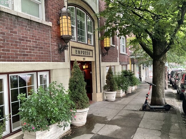 Primary Photo - 20 NW 16th Ave