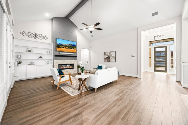 Building Photo - Stunning Single-Story Home with Designer Finishes, Private Pool & Expansive Greenbelt Lot