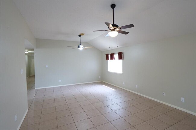 Building Photo - 23135 N Waterlake Dr