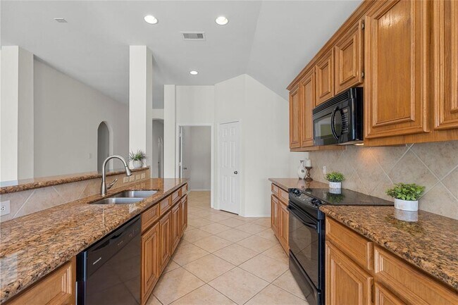 Building Photo - 11047 Pierce Valley Dr