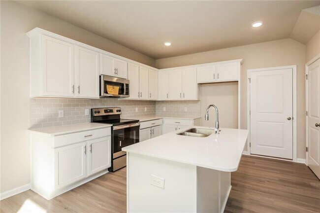 Building Photo - 3421 Sugarberry Dr