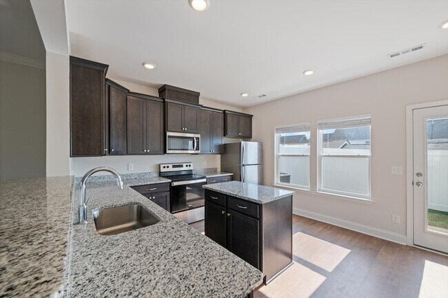 Building Photo - 842 Westcott Ln