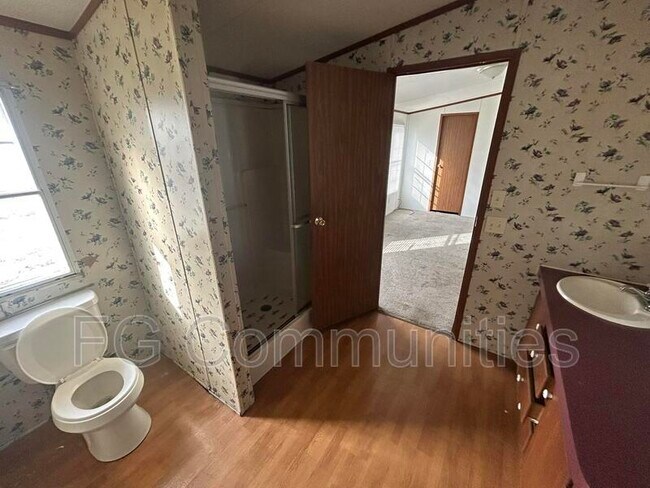 Building Photo - 141 Sunnybrook Ln