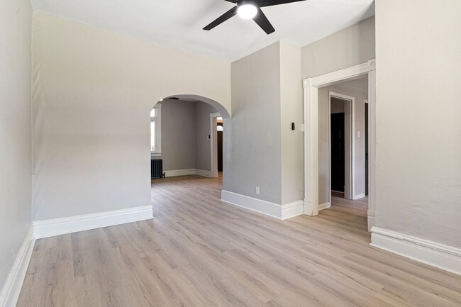 Building Photo - 3 bed 1.5 bath - freshly updated top to bottom, dishwasher, laundry, off street parking