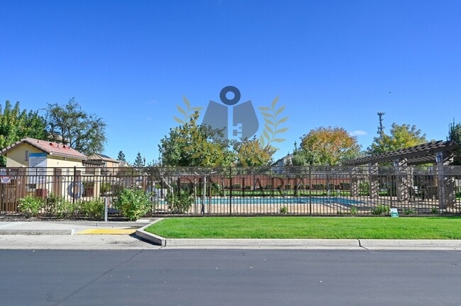 Building Photo - 3238 Lahar Ln