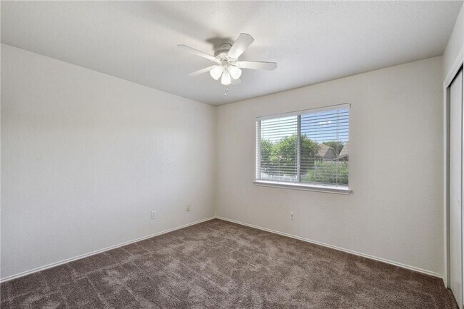Building Photo - 205 Spring Branch Loop