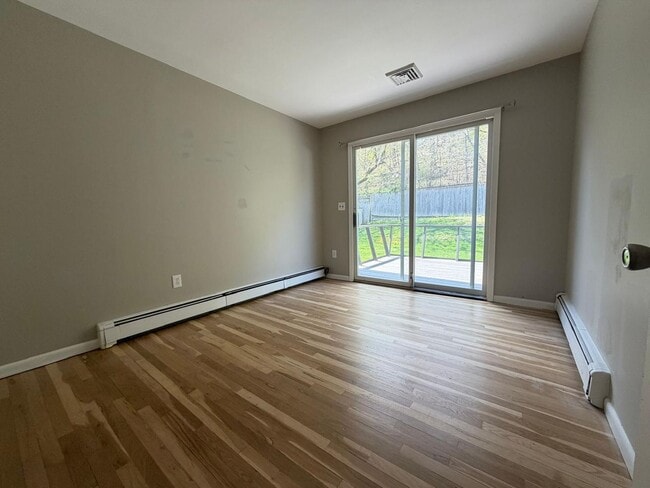 Building Photo - Spacious 5-Bedroom Home with Modern Features