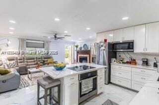 Building Photo - 3954 Coconut Cir N