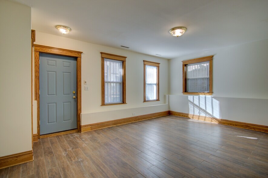 Building Photo - 1817 N Clybourn Ave