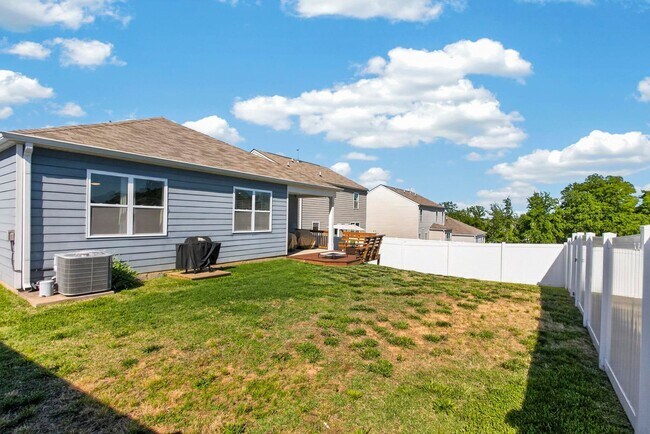 Building Photo - 1119 Woodbridge Blvd