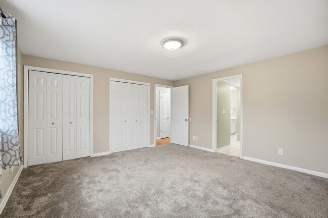 Building Photo - 2481 E Rahn Rd