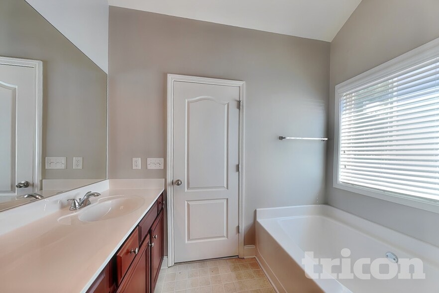Building Photo - 6259 Baltusrol Trce