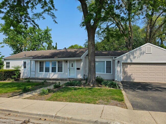 Primary Photo - 9 Linden Ave